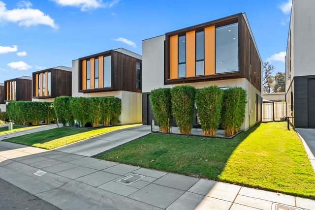 1008 Yale St, Sacramento, CA 95818