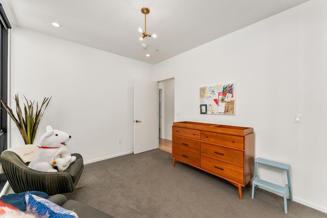 1008 Yale St, Sacramento, CA 95818