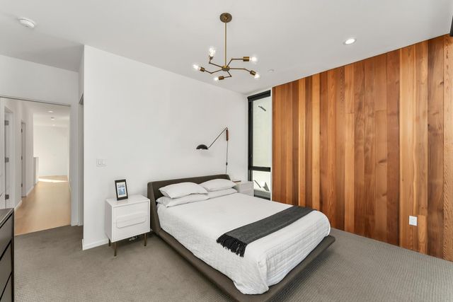 1008 Yale St, Sacramento, CA 95818