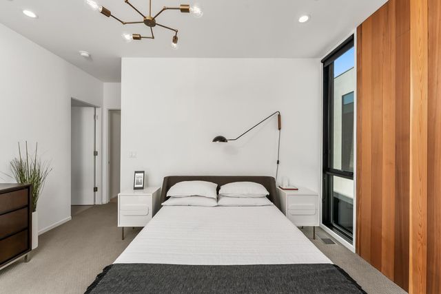 1008 Yale St, Sacramento, CA 95818