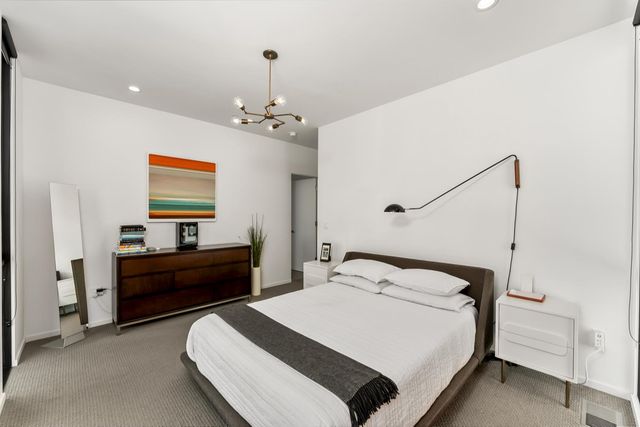 1008 Yale St, Sacramento, CA 95818