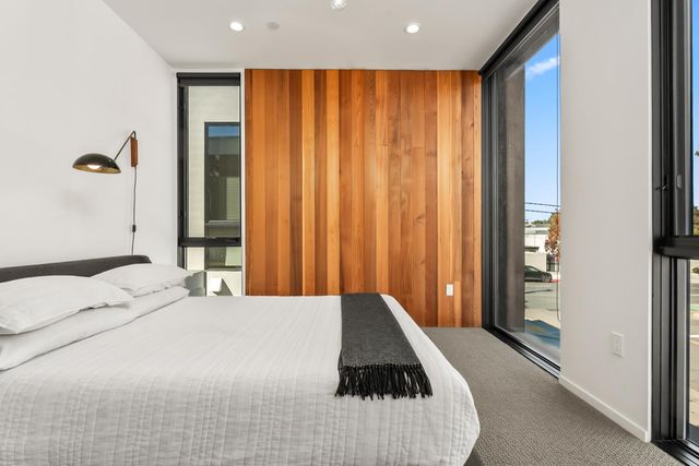 1008 Yale St, Sacramento, CA 95818