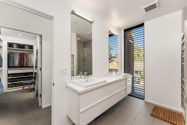 1008 Yale St, Sacramento, CA 95818