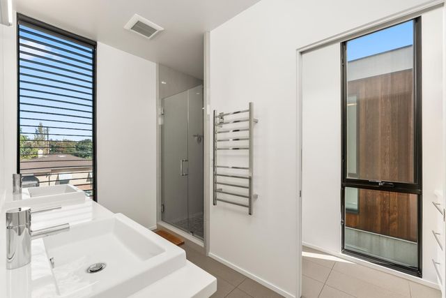 1008 Yale St, Sacramento, CA 95818