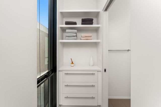 1008 Yale St, Sacramento, CA 95818