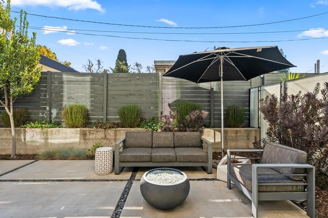 1008 Yale St, Sacramento, CA 95818