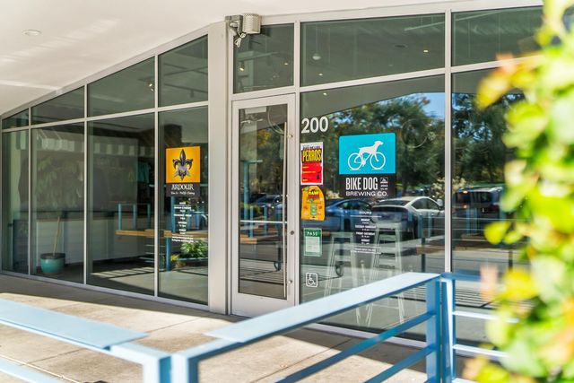 1008 Yale St, Sacramento, CA 95818