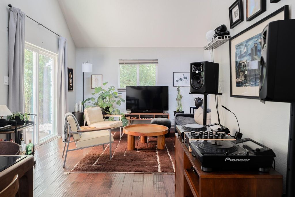 3301 Doolin DR, Austin, TX 78704