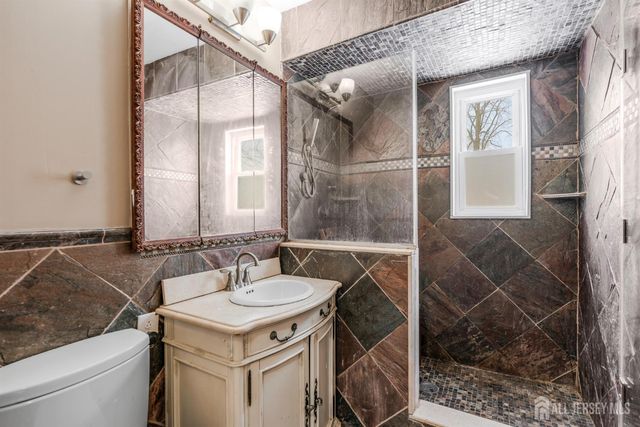 325 Colonia Boulevard, Colonia, NJ 07067