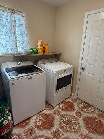 17316 Camden Drive, Madera, CA 93638