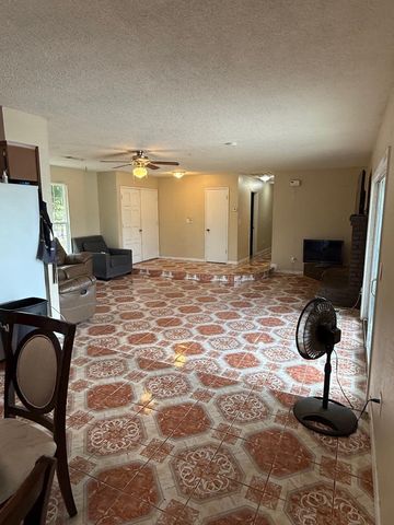 17316 Camden Drive, Madera, CA 93638
