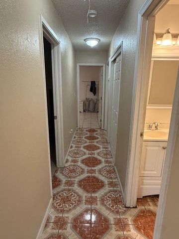 17316 Camden Drive, Madera, CA 93638
