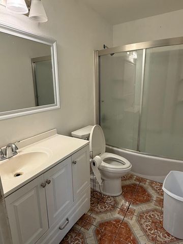 17316 Camden Drive, Madera, CA 93638