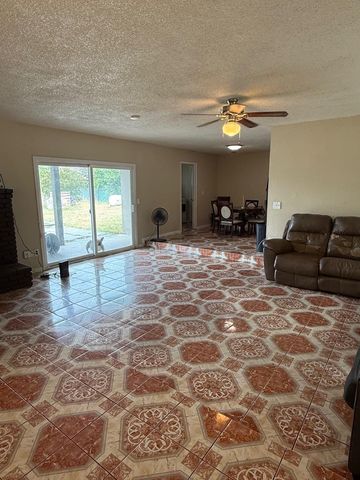 17316 Camden Drive, Madera, CA 93638