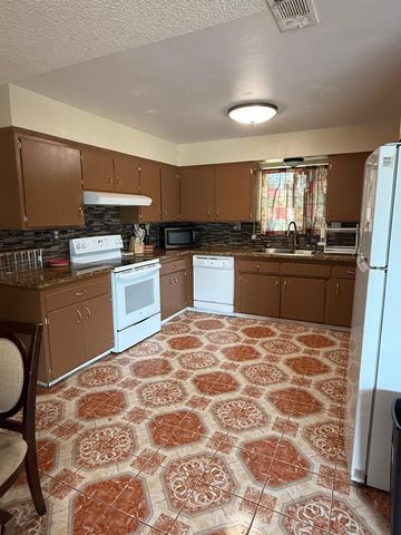 17316 Camden Drive, Madera, CA 93638