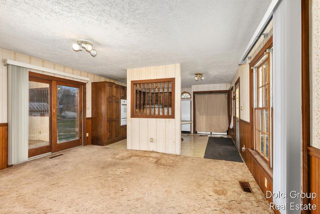 86 S Vosper Street, Saranac, MI 48881