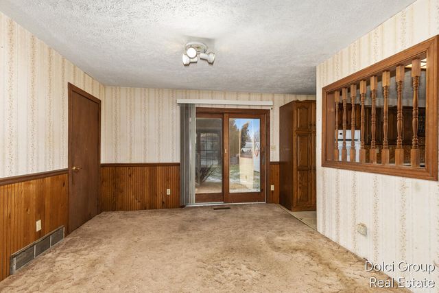 86 S Vosper Street, Saranac, MI 48881