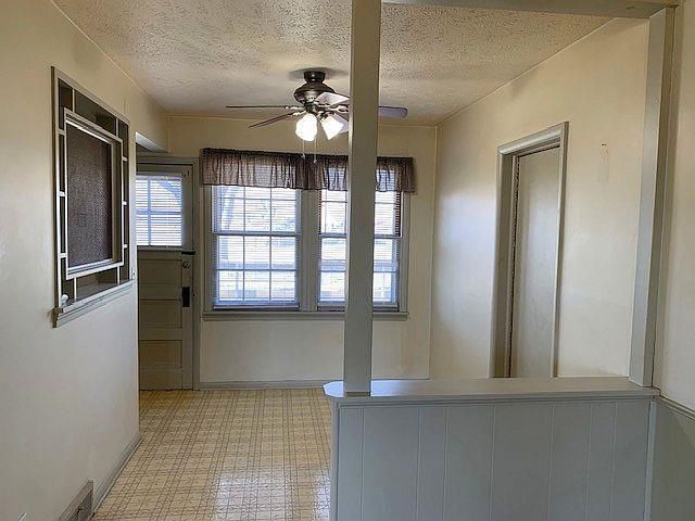 214 S First Avenue, Minneapolis, KS 67467