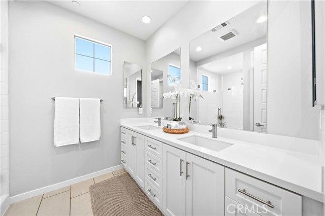 49 Finch, Lake Forest (el Toro), CA 92630