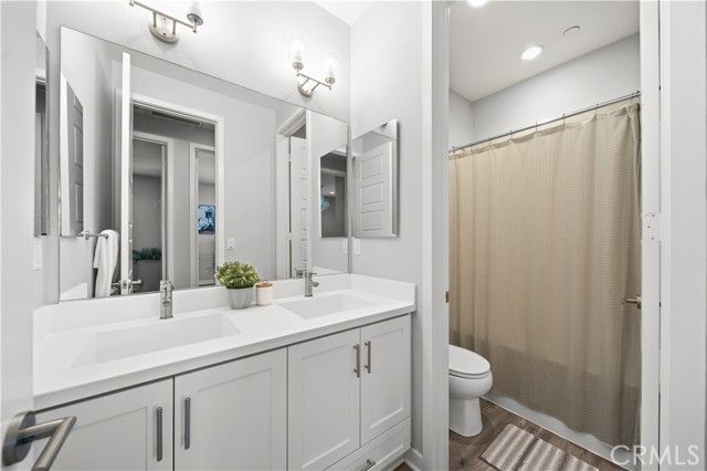 49 Finch, Lake Forest (el Toro), CA 92630