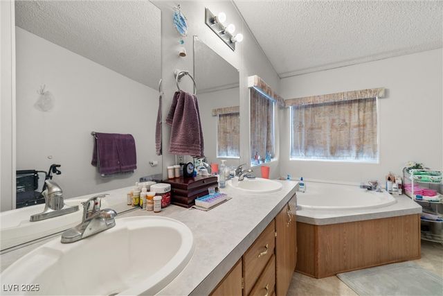 3199 South Records Road, Amargosa Valley, NV 89020