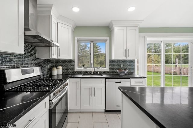 3 Joshua Dr, Hillsborough Twp., NJ 08844