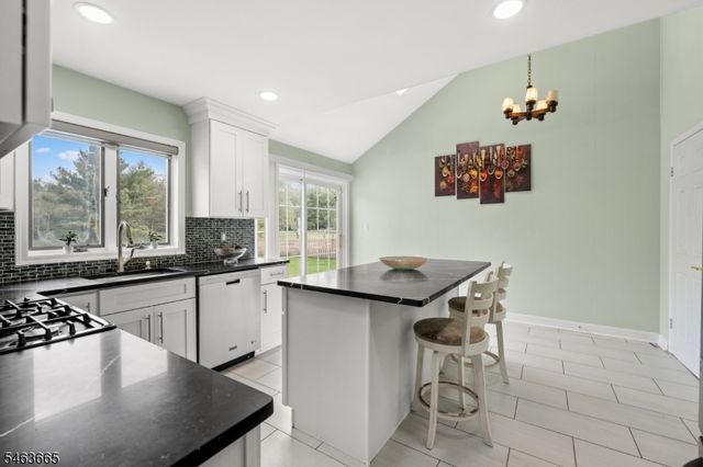 3 Joshua Dr, Hillsborough Twp., NJ 08844