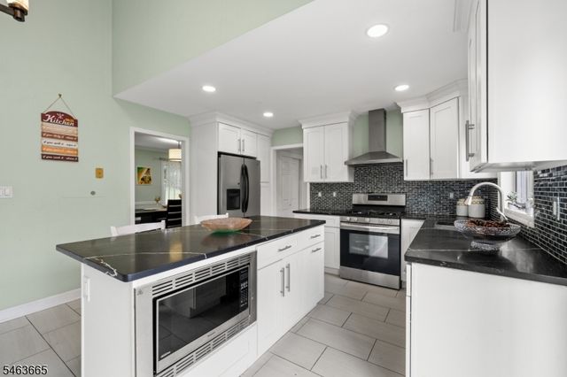 3 Joshua Dr, Hillsborough Twp., NJ 08844