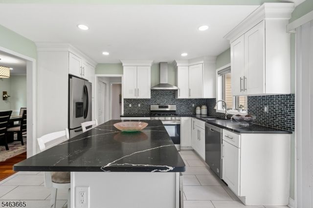3 Joshua Dr, Hillsborough Twp., NJ 08844