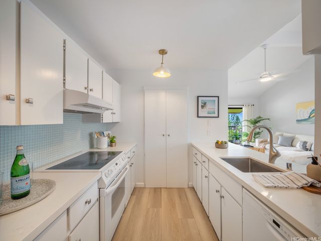 46-054 Puulena Street 926, Kaneohe, HI 96744