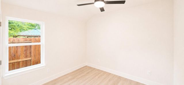 142A College Street, Fresno, TX 77545