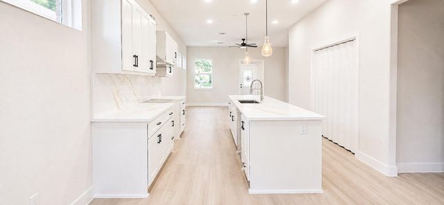 142A College Street, Fresno, TX 77545
