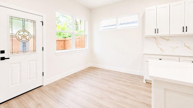 142A College Street, Fresno, TX 77545