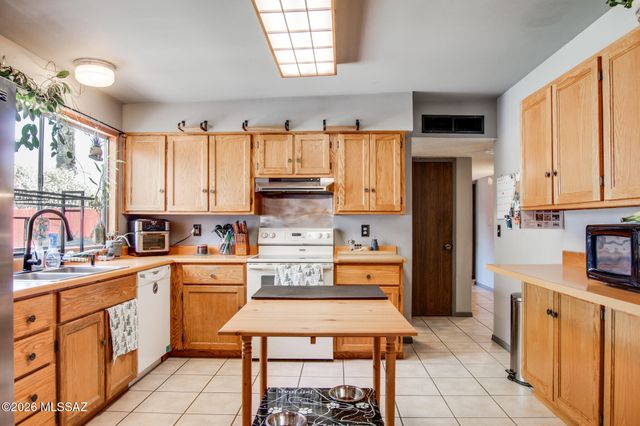 9631 E Myra Drive, Tucson, AZ 85730