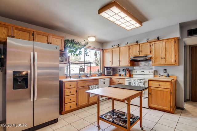 9631 E Myra Drive, Tucson, AZ 85730