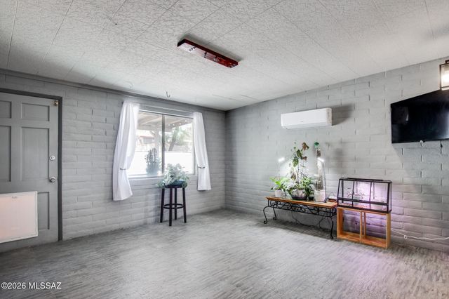 9631 E Myra Drive, Tucson, AZ 85730