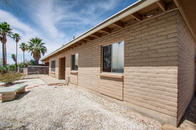 9631 E Myra Drive, Tucson, AZ 85730