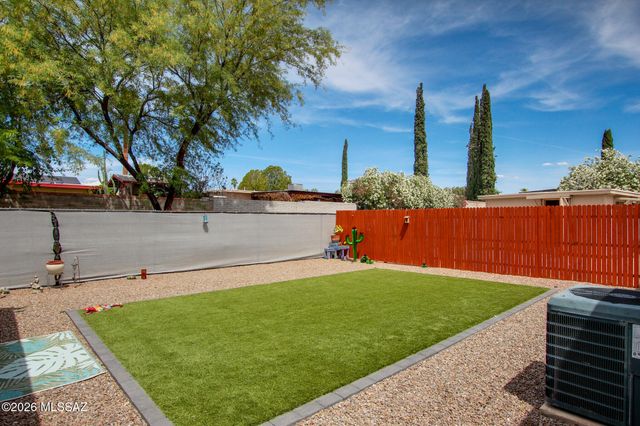 9631 E Myra Drive, Tucson, AZ 85730