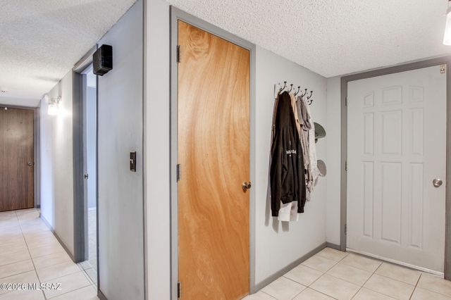 9631 E Myra Drive, Tucson, AZ 85730