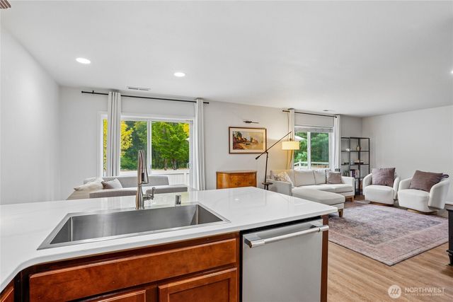 3672 London Loop NE, Lacey, WA 98516