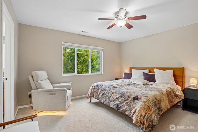 3672 London Loop NE, Lacey, WA 98516