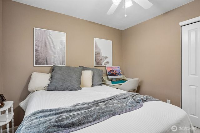 3672 London Loop NE, Lacey, WA 98516