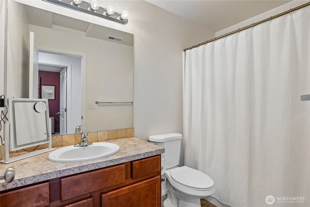 3672 London Loop NE, Lacey, WA 98516