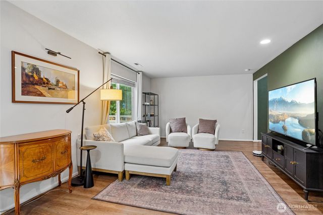 3672 London Loop NE, Lacey, WA 98516