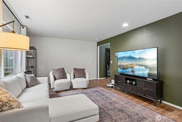 3672 London Loop NE, Lacey, WA 98516