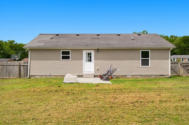 237 Santa Monica Blvd, Gallatin, TN 37066