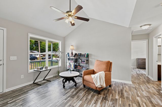 237 Santa Monica Blvd, Gallatin, TN 37066
