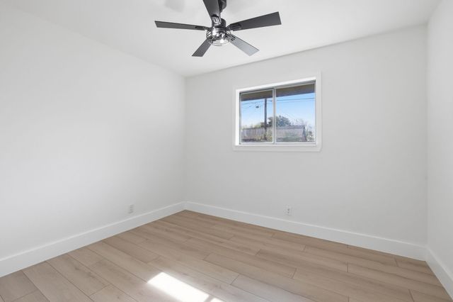 1509 Parkview LN, San Marcos, TX 78666