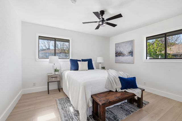 1509 Parkview LN, San Marcos, TX 78666