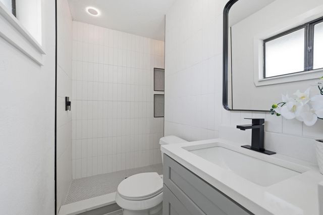 1509 Parkview LN, San Marcos, TX 78666